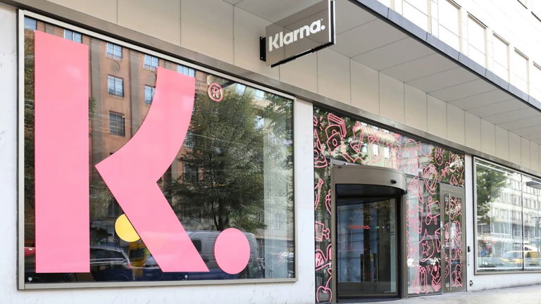 Esta empresa despidió a miles de empleados para sustituirlos por IA. Ahora usará a personas para ofrecer una atención al cliente VIP